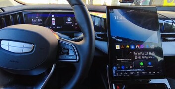 Установка голосового, навигации и приложений на Geely Atlas New в Альметьевске